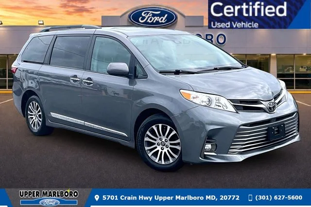 2018 Toyota Sienna XLE FWD photo