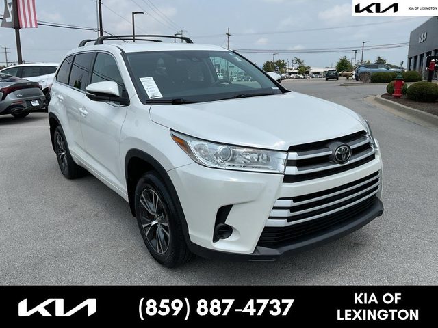 2018 Toyota Highlander LE FWD photo
