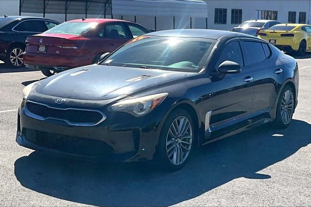 2018 Kia Stinger Base AWD photo