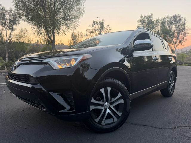 2016 Toyota RAV4 LE FWD photo