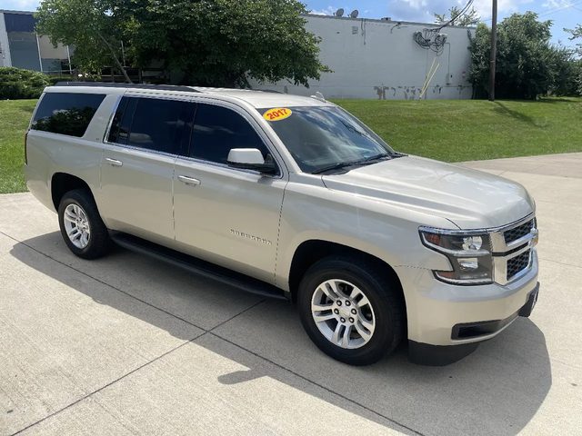 2017 Chevrolet Suburban LT 4WD photo