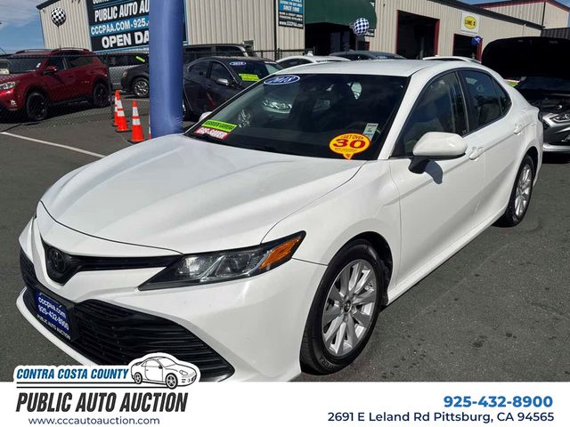 2018 Toyota Camry LE FWD photo