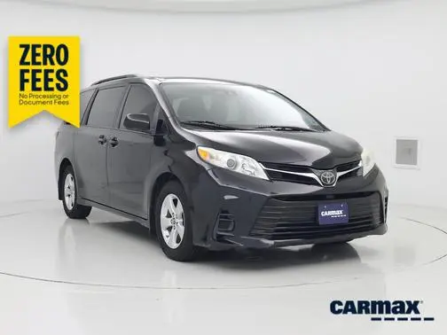2018 Toyota Sienna LE FWD photo