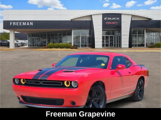 2018 Dodge Challenger SXT RWD photo