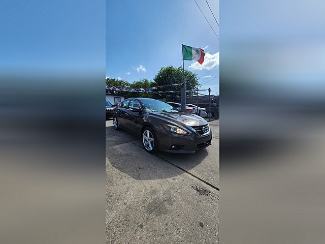 2017 Nissan Altima 3.5 SL FWD photo
