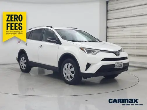 2018 Toyota RAV4 LE FWD photo