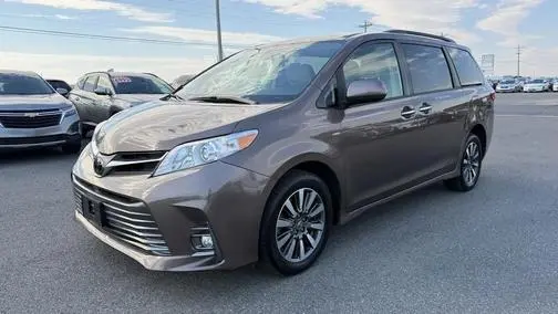 2018 Toyota Sienna XLE AWD photo