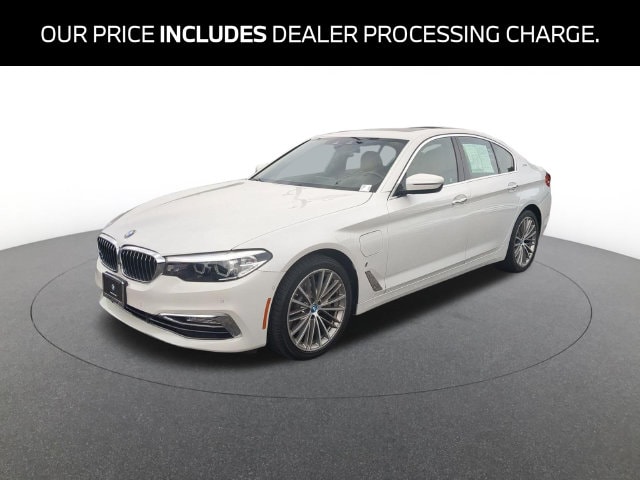 2018 BMW 5 Series 530e xDrive iPerformance AWD photo