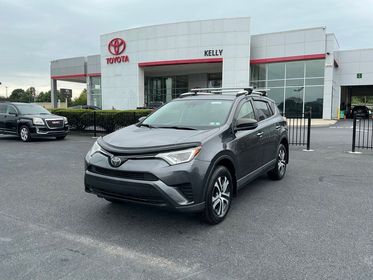 2018 Toyota RAV4 LE AWD photo