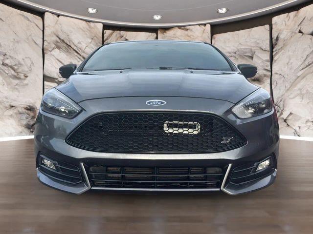 2018 Ford Focus ST FWD photo