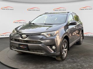 2018 Toyota RAV4 XLE AWD photo