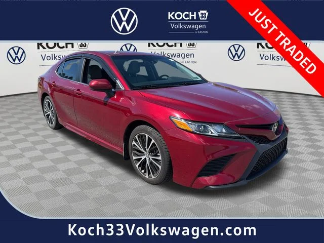 2018 Toyota Camry SE FWD photo