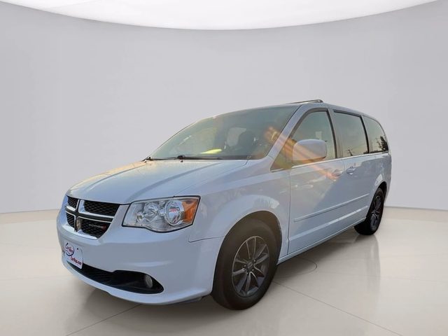 2017 Dodge Grand Caravan SXT FWD photo