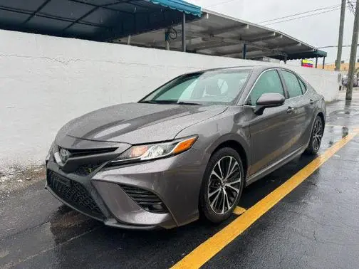 2018 Toyota Camry SE FWD photo
