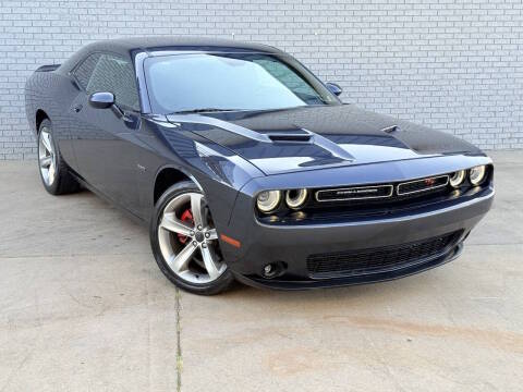 2018 Dodge Challenger R/T RWD photo