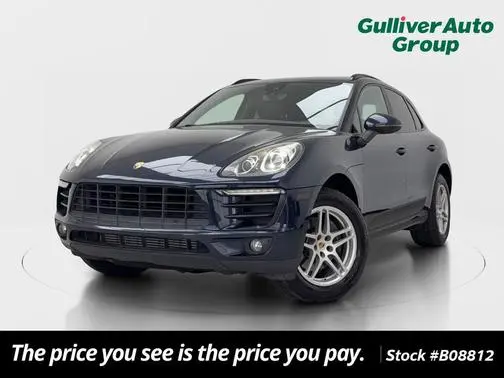 2018 Porsche Macan  AWD photo