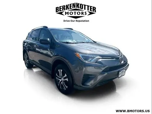 2018 Toyota RAV4 LE AWD photo