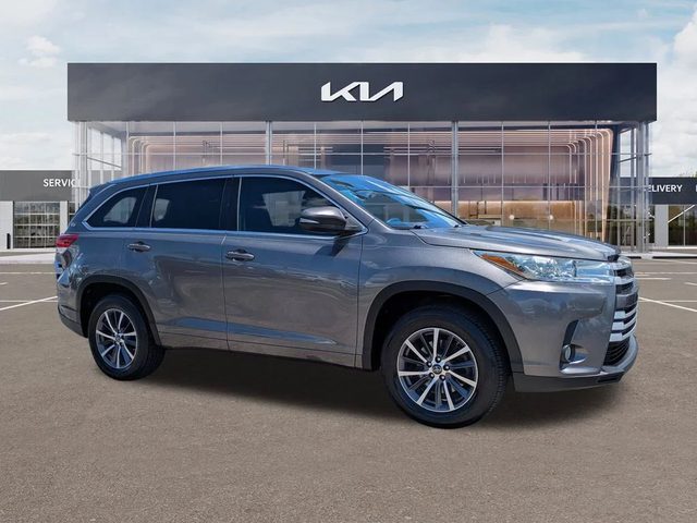 2018 Toyota Highlander XLE FWD photo