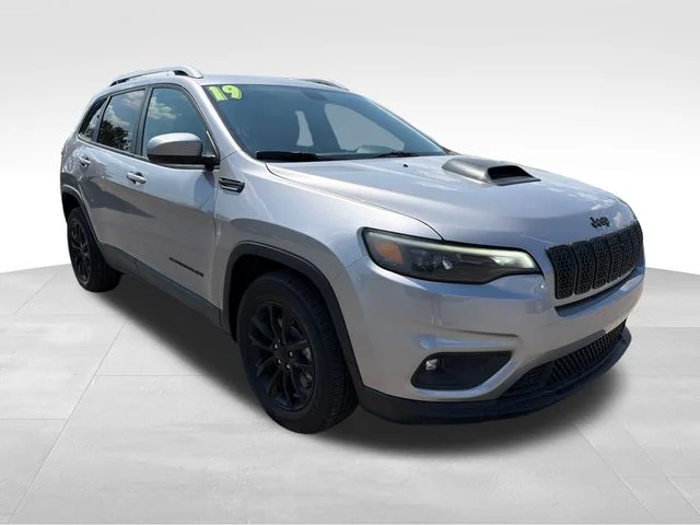 2019 Jeep Cherokee Latitude FWD photo
