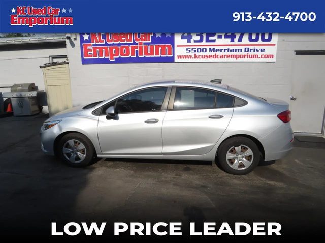 2018 Chevrolet Cruze LS FWD photo