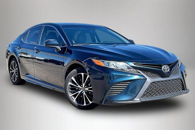 2018 Toyota Camry SE FWD photo