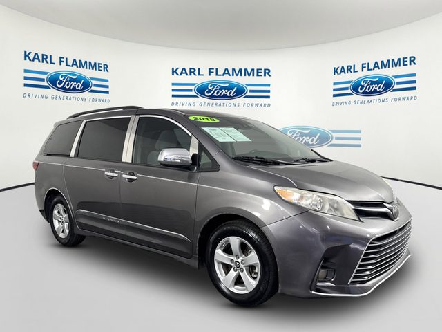 2018 Toyota Sienna LE FWD photo