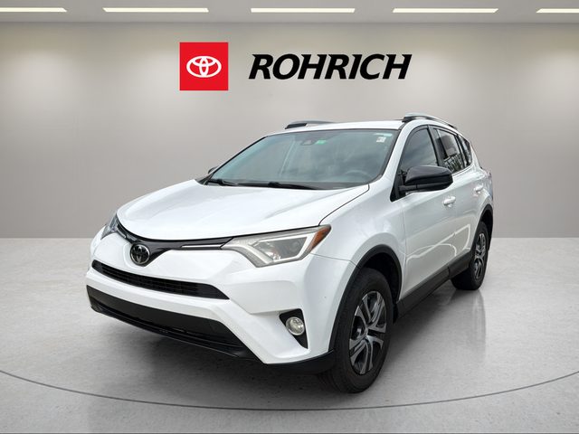 2018 Toyota RAV4 LE FWD photo