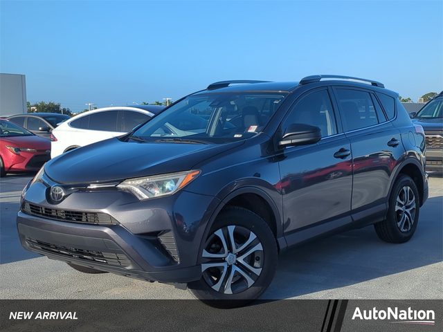 2018 Toyota RAV4 LE FWD photo
