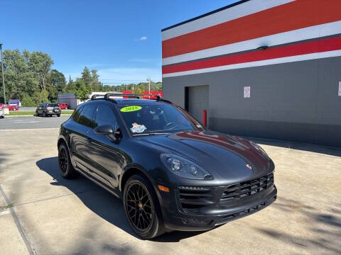 2018 Porsche Macan GTS AWD photo