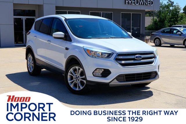 2017 Ford Escape SE FWD photo