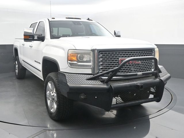 2015 GMC Sierra 2500HD Denali 4WD photo
