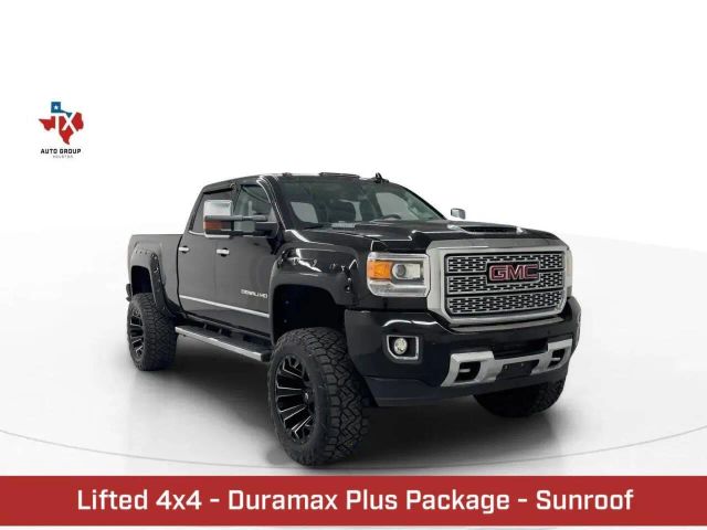 2018 GMC Sierra 2500HD Denali 4WD photo