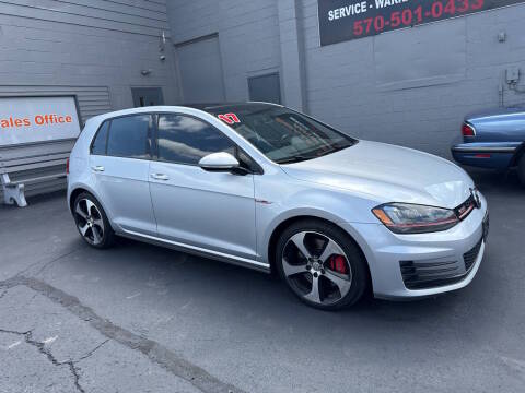 2017 Volkswagen Golf GTI SE FWD photo