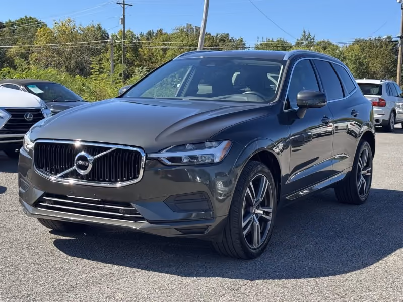 2018 Volvo XC60 Momentum AWD photo