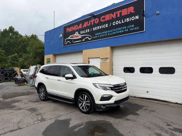 2018 Honda Pilot Touring AWD photo