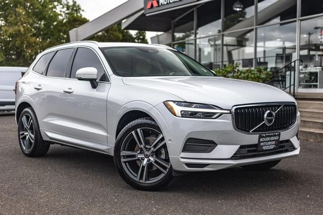 2018 Volvo XC60 Momentum AWD photo