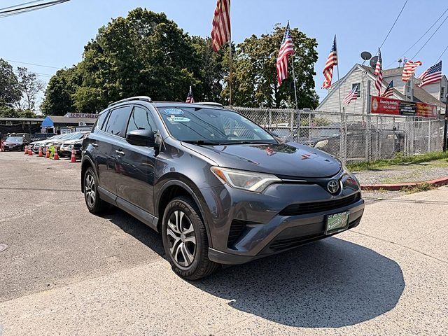 2018 Toyota RAV4 LE AWD photo