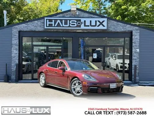 2018 Porsche Panamera 4 AWD photo