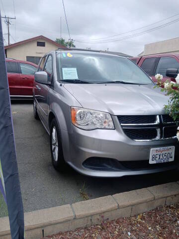 2016 Dodge Grand Caravan SXT FWD photo