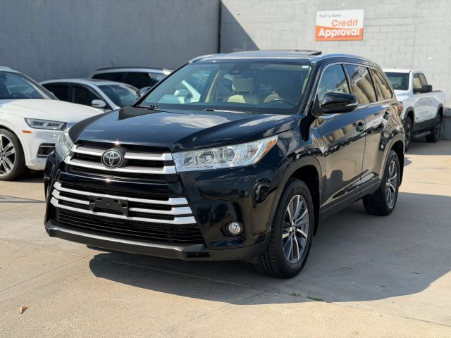 2018 Toyota Highlander XLE AWD photo