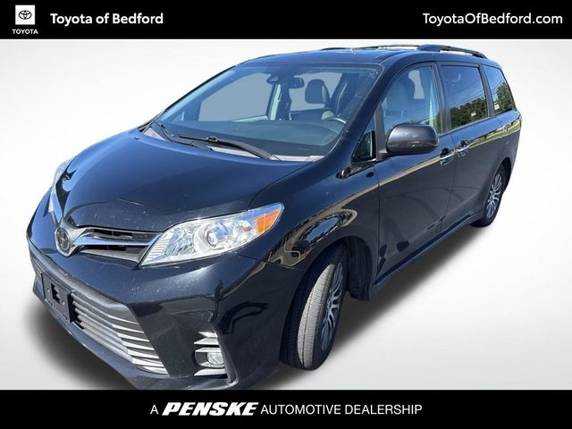 2018 Toyota Sienna XLE Premium FWD photo
