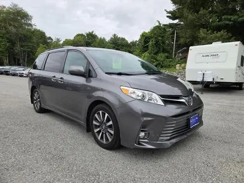 2018 Toyota Sienna XLE Premium AWD photo