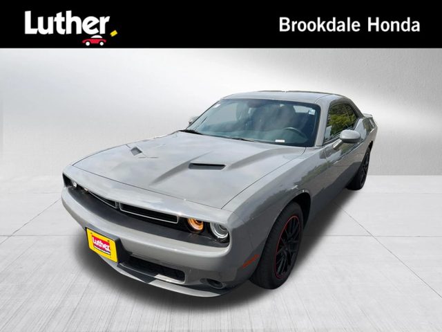 2018 Dodge Challenger SXT RWD photo