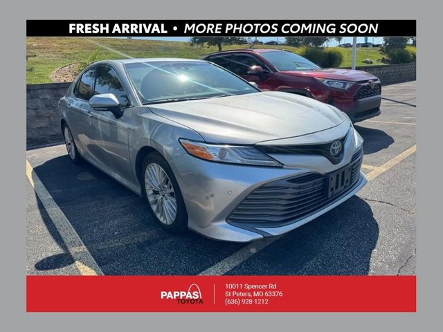 2018 Toyota Camry Hybrid XLE FWD photo
