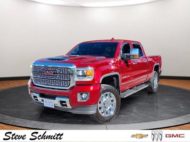 2018 GMC Sierra 2500HD Denali 4WD photo