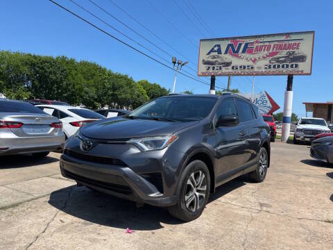 2018 Toyota RAV4 LE AWD photo