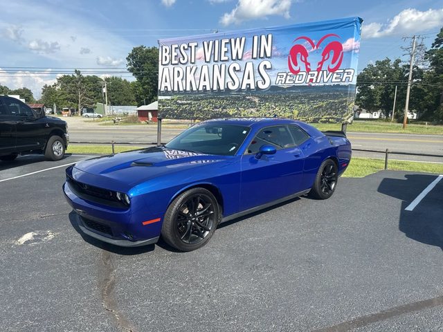 2018 Dodge Challenger SXT Plus RWD photo