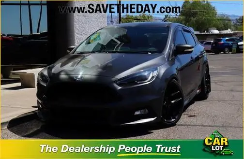 2018 Ford Focus ST FWD photo