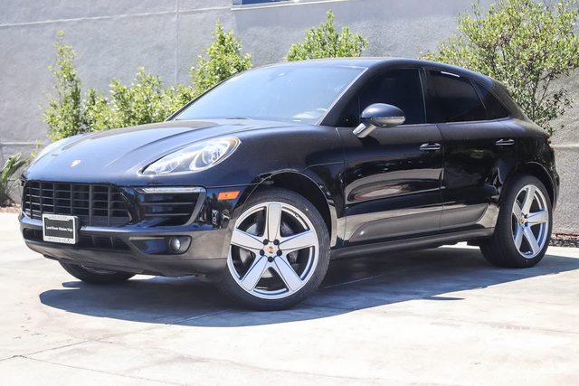 2018 Porsche Macan AWD photo