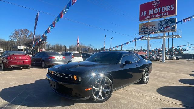 2015 Dodge Challenger SXT RWD photo